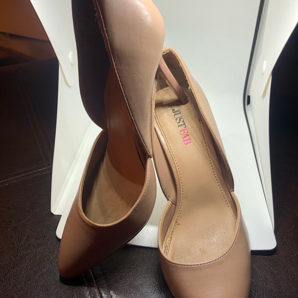 Ladies Tan Heels